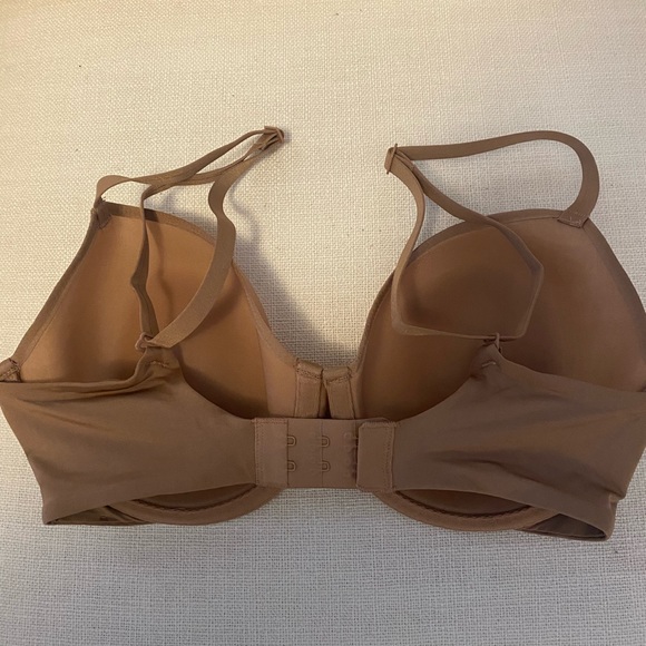 Skims Weightless Demi Bra - Picture 10 of 11